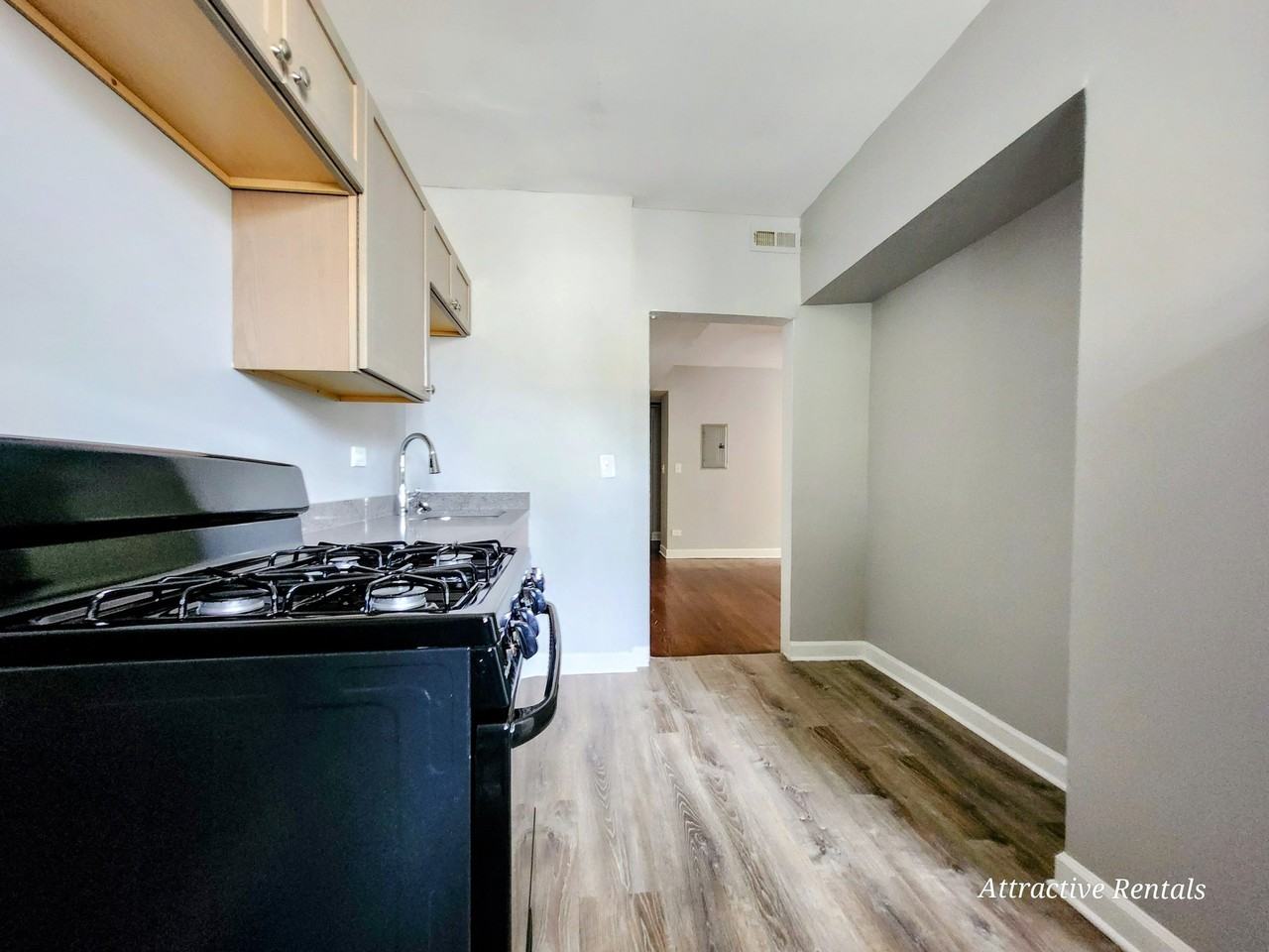 7937 S Vernon Ave - Photo 7 of 12