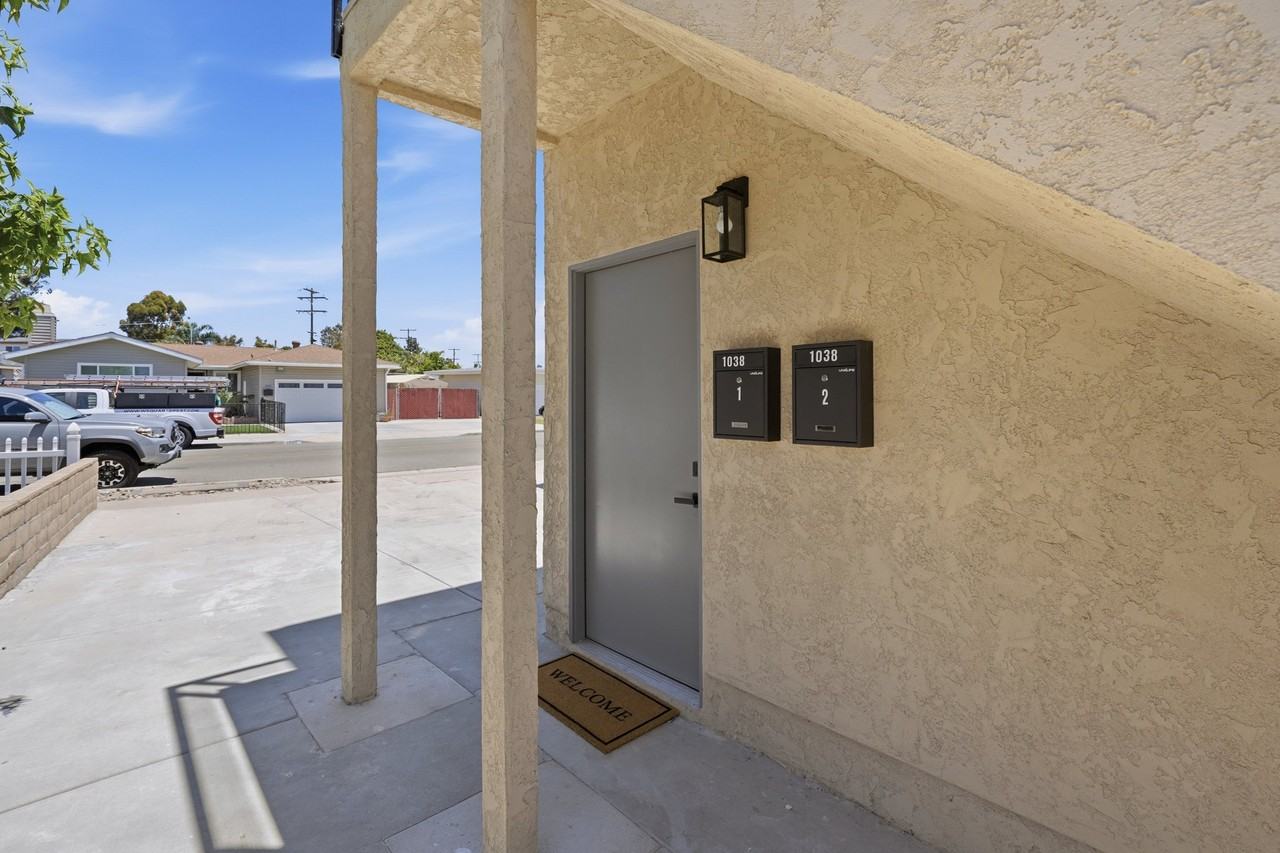 1038 2nd Ave #1 - Photo 5 of 19