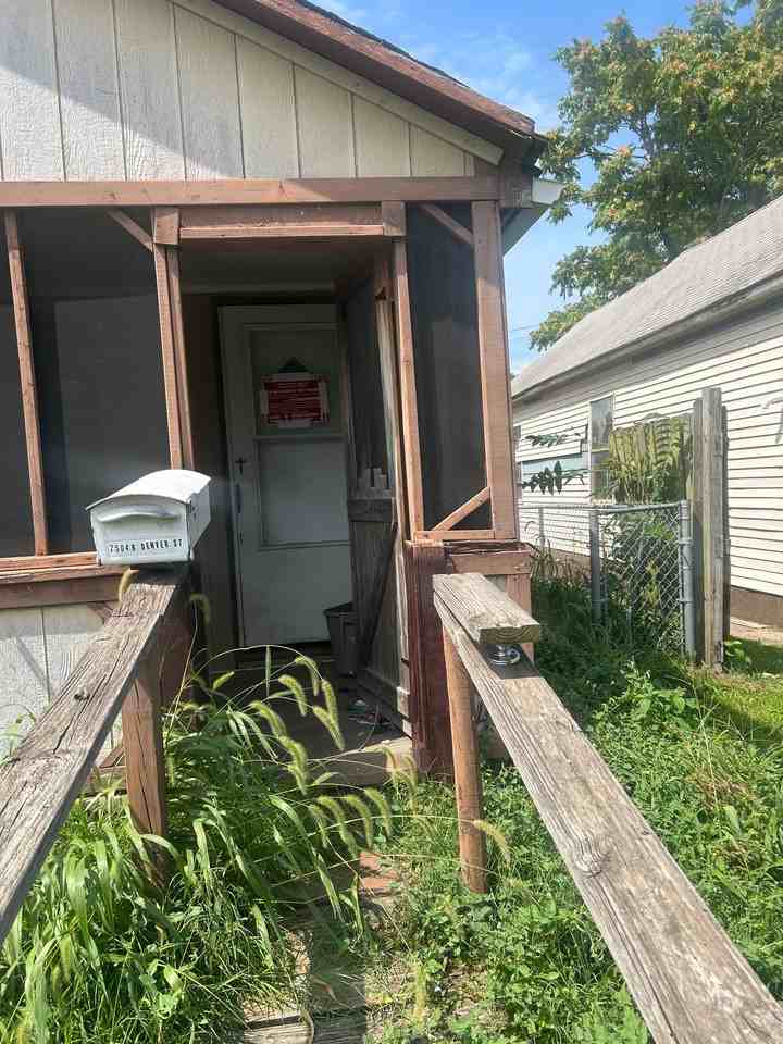 2504A Denver St - Photo 6 of 11