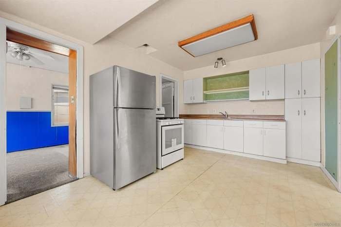 3703 Billman St - Photo 4 of 10