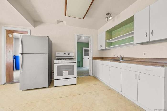 3703 Billman St - Photo 5 of 10