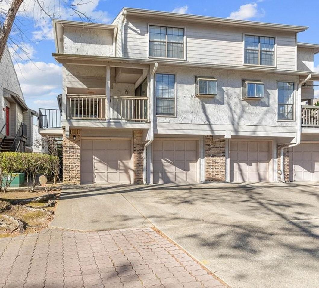 1304 E Bayou Pkwy #5A - Photo 2 of 20