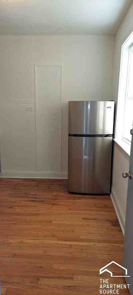 1107 N Avers Ave #1 - Photo 3 of 9