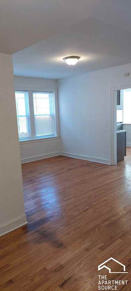 1107 N Avers Ave #1 - Photo 7 of 9