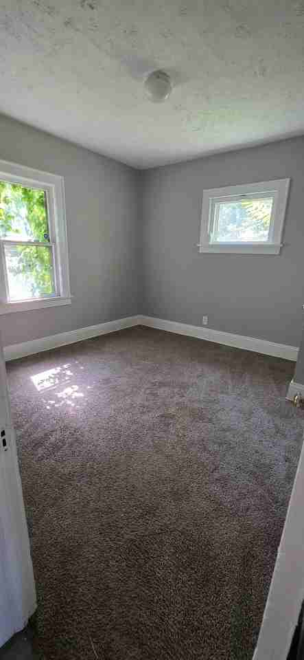 11222 Revere Ave - Photo 4 of 9