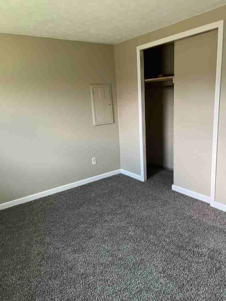 725 W Maple St - Photo 5 of 18