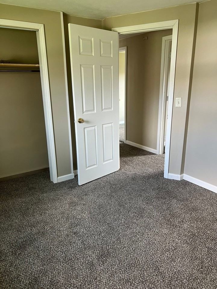 725 W Maple St - Photo 6 of 18