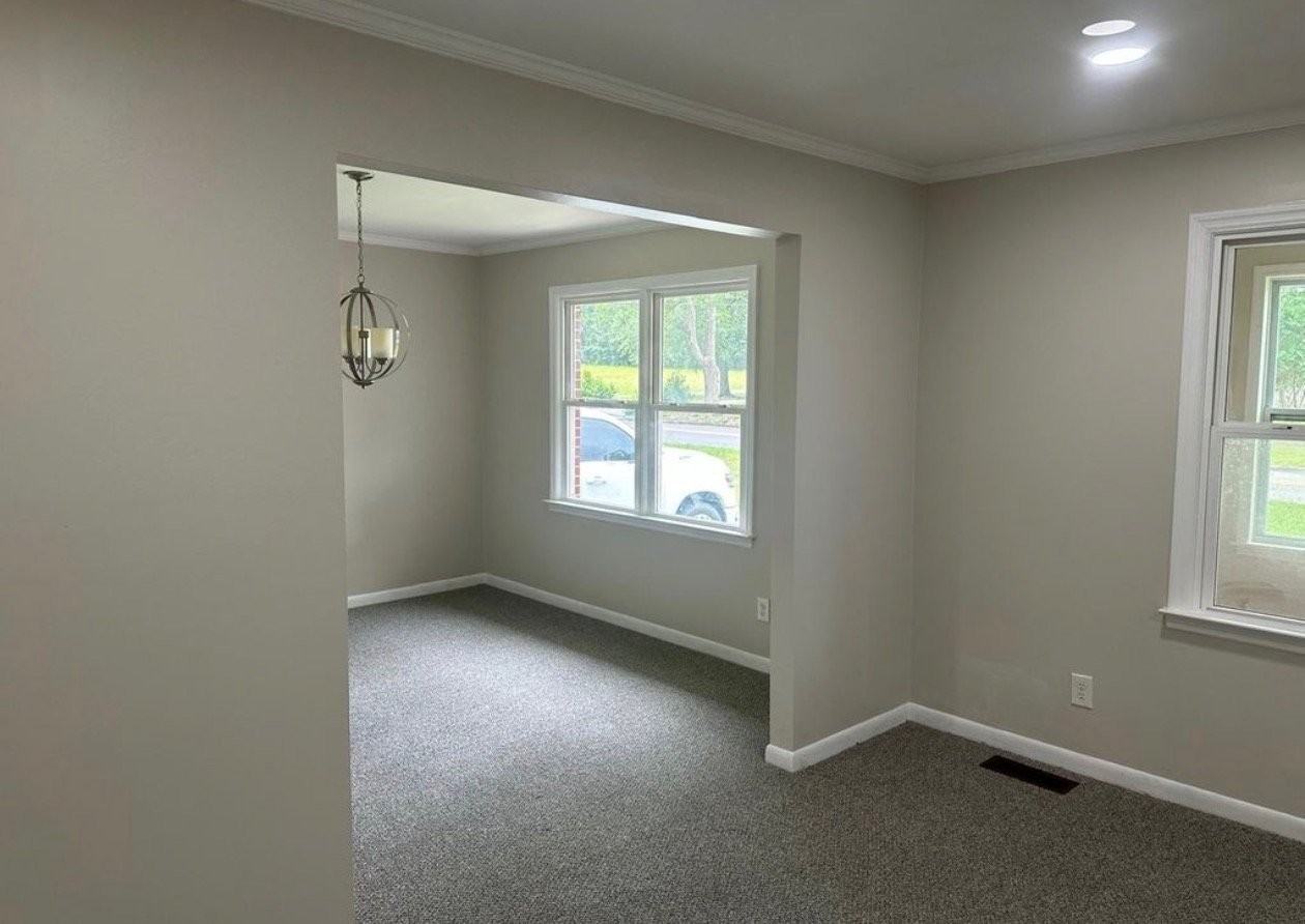 1301 Stonewall St - Photo 2 of 9