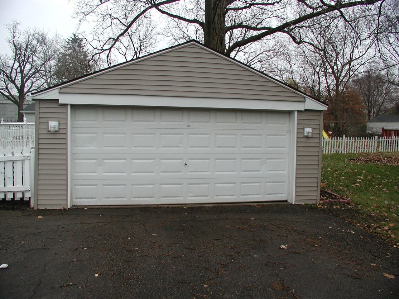 44179 Grand River Ave - Photo 4 of 9