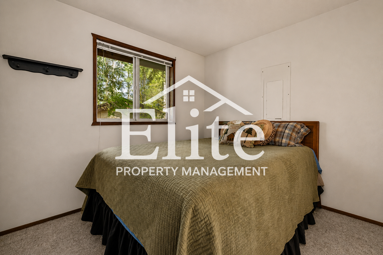 625 E Pointes Dr W #1 - Photo 5 of 13