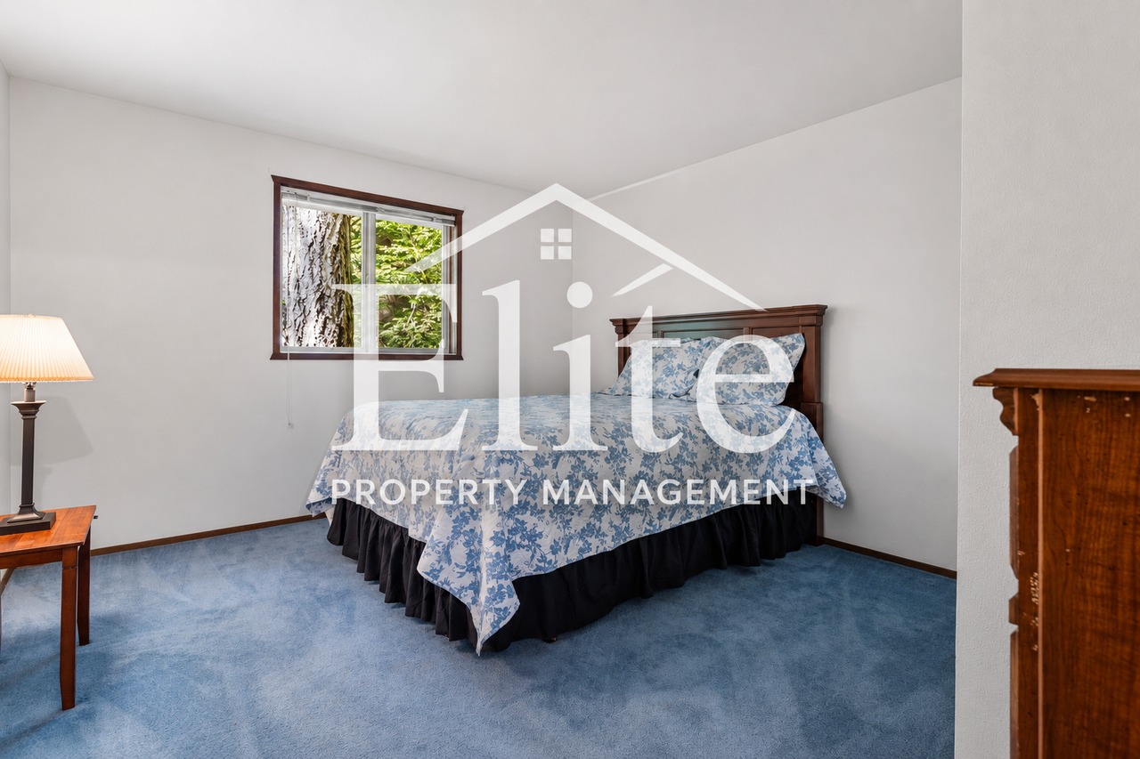 625 E Pointes Dr W #1 - Photo 6 of 13