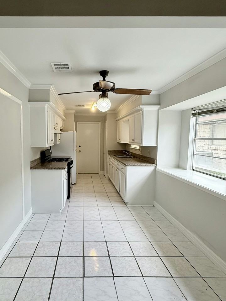 7407 Riptide Drive - Photo 6 of 12