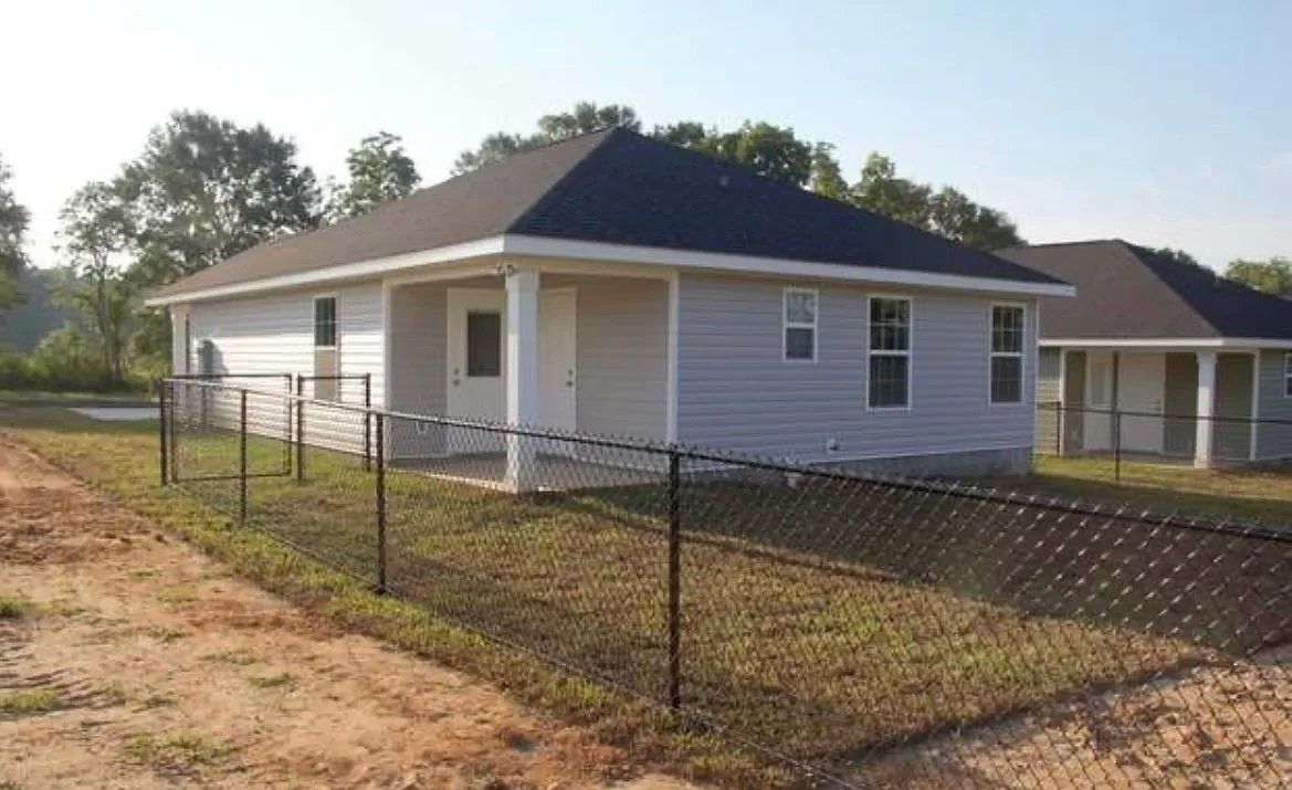 2292 Middleton Road - Photo 2 of 6