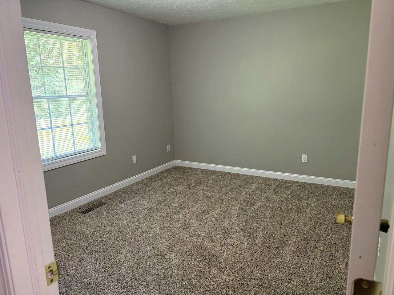 117-119 Valley Forge Court, Unit 119 - Photo 6 of 10