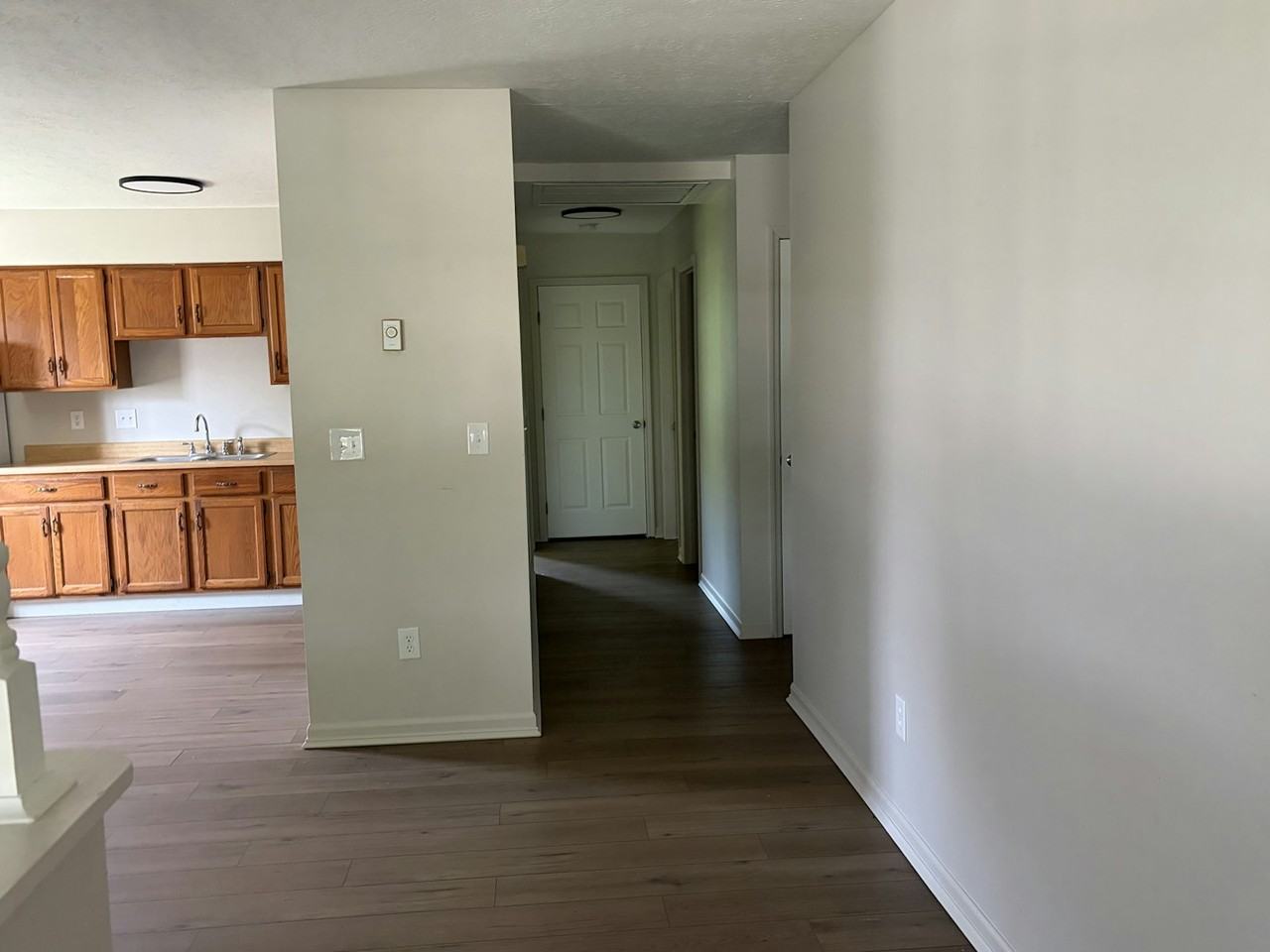 119-121 Michael Avenue, Unit 121 - Photo 4 of 16