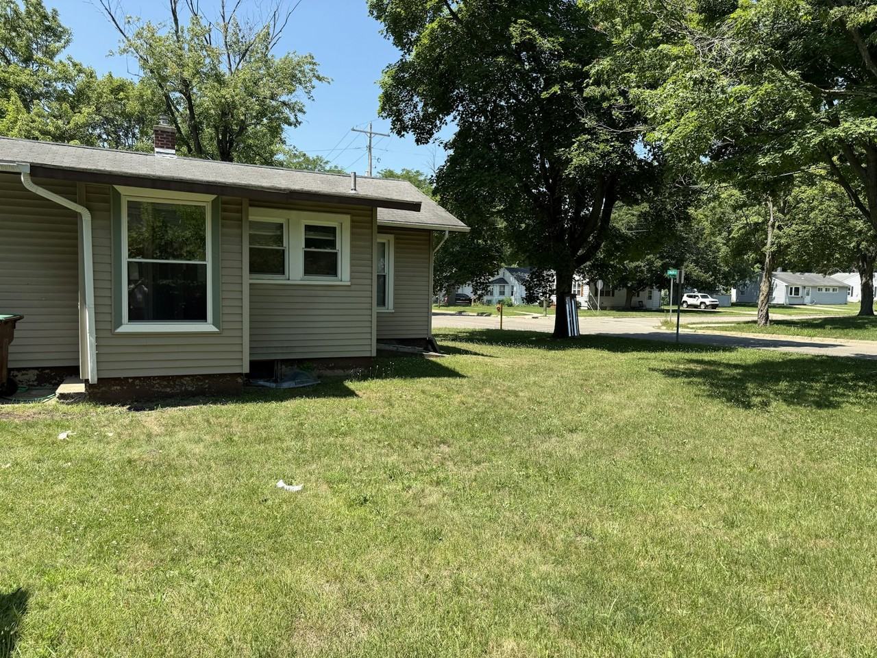 924 Hall Street - Photo 3 of 10