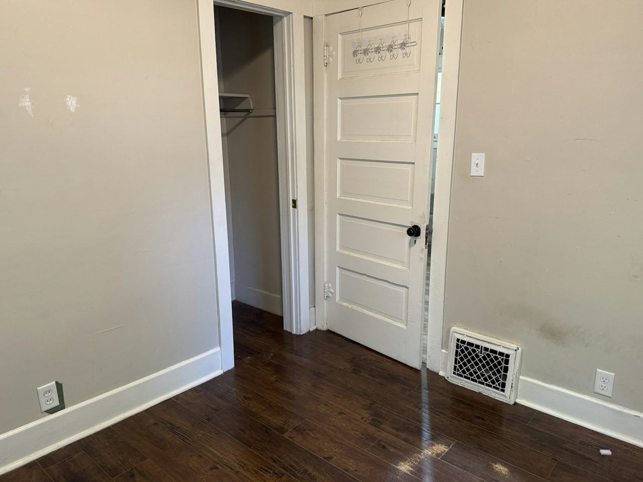 924 Hall Street - Photo 7 of 10