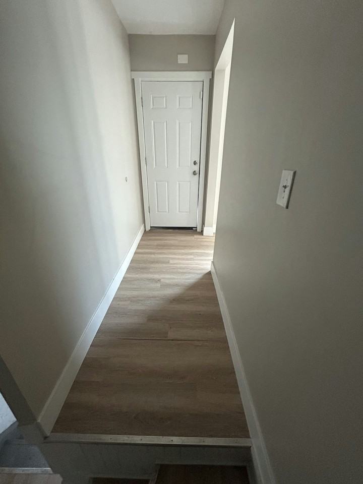 13723 Mapleridge St, Unit 1st Floor - Photo 7 of 12