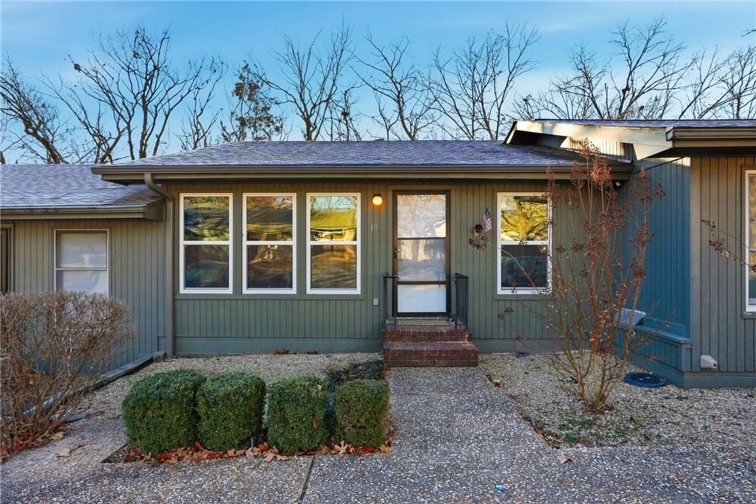 10 Dogwood Dr