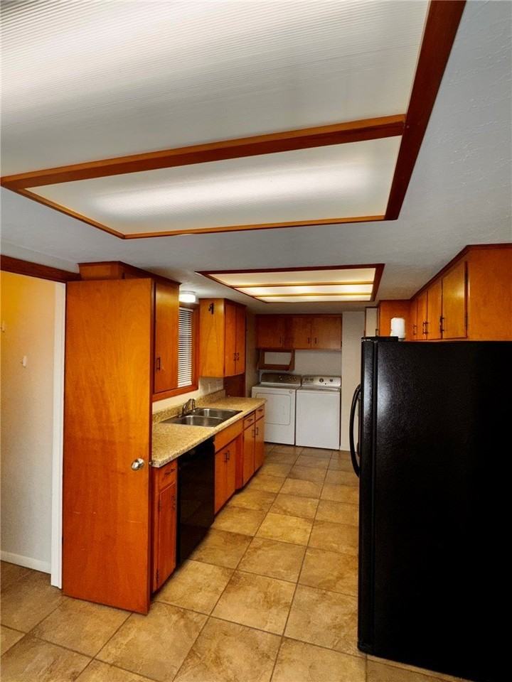9108 Bluff Dr - Photo 4 of 26