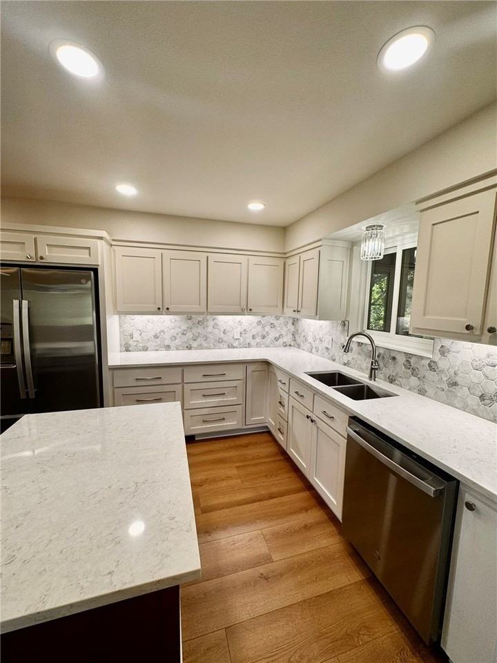14911 Dutchmans Dr - Photo 6 of 28