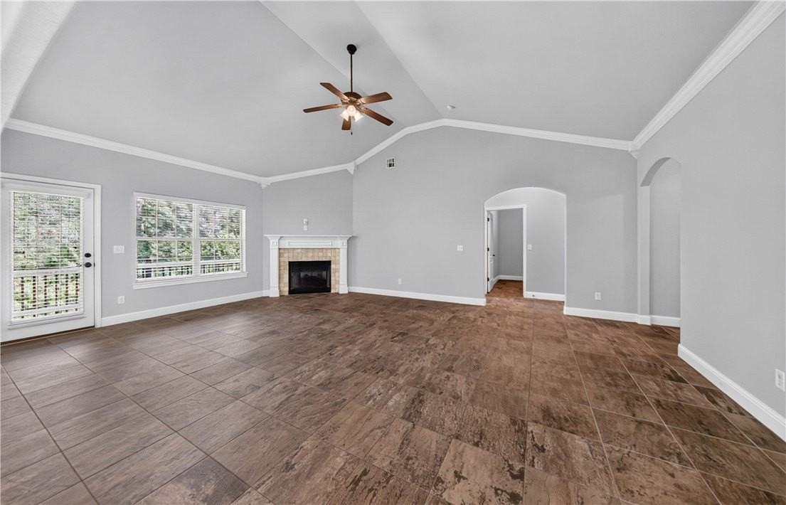 9 Monmouth Dr - Photo 3 of 28