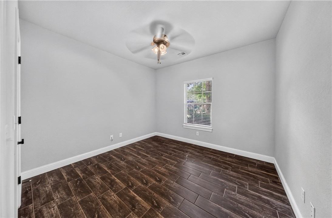 9 Monmouth Dr - Photo 7 of 28
