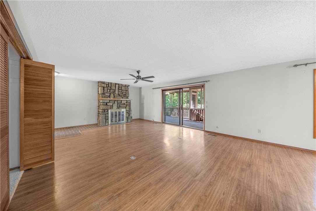 3 Joanie Ln - Photo 5 of 26