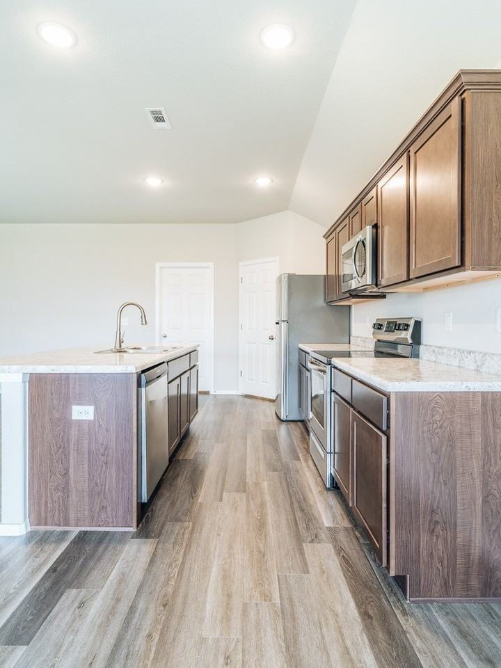 1731 King Rd - Photo 6 of 32