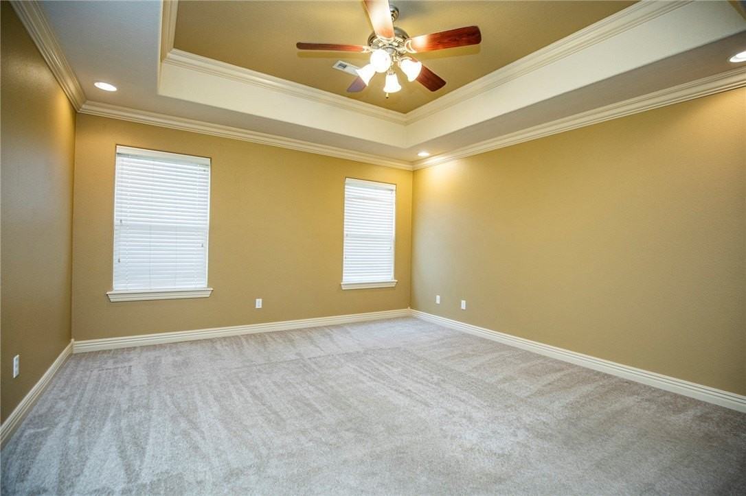 2308 Sw Chinquapin Ave - Photo 3 of 28