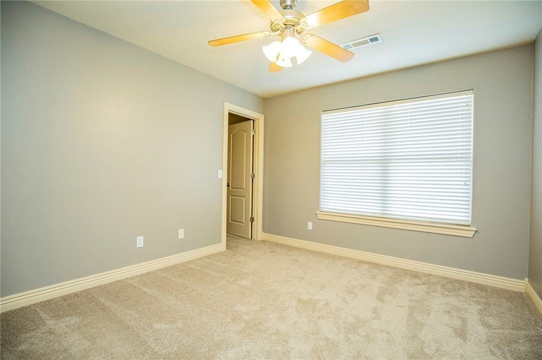 2308 Sw Chinquapin Ave - Photo 4 of 28