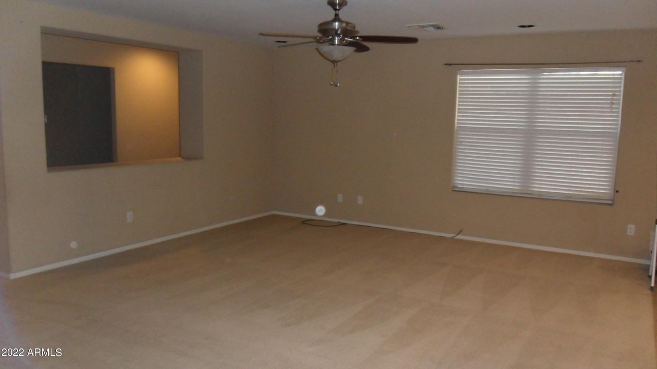 18418 W Westfall Way - Photo 4 of 18