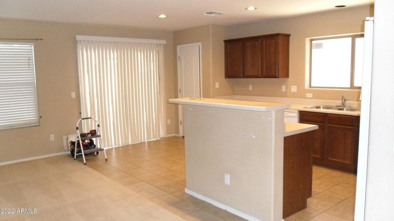 18418 W Westfall Way - Photo 5 of 18