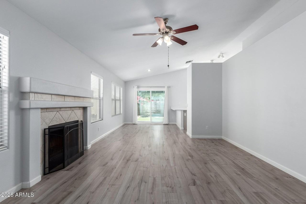4623 E Libby St - Photo 3 of 25
