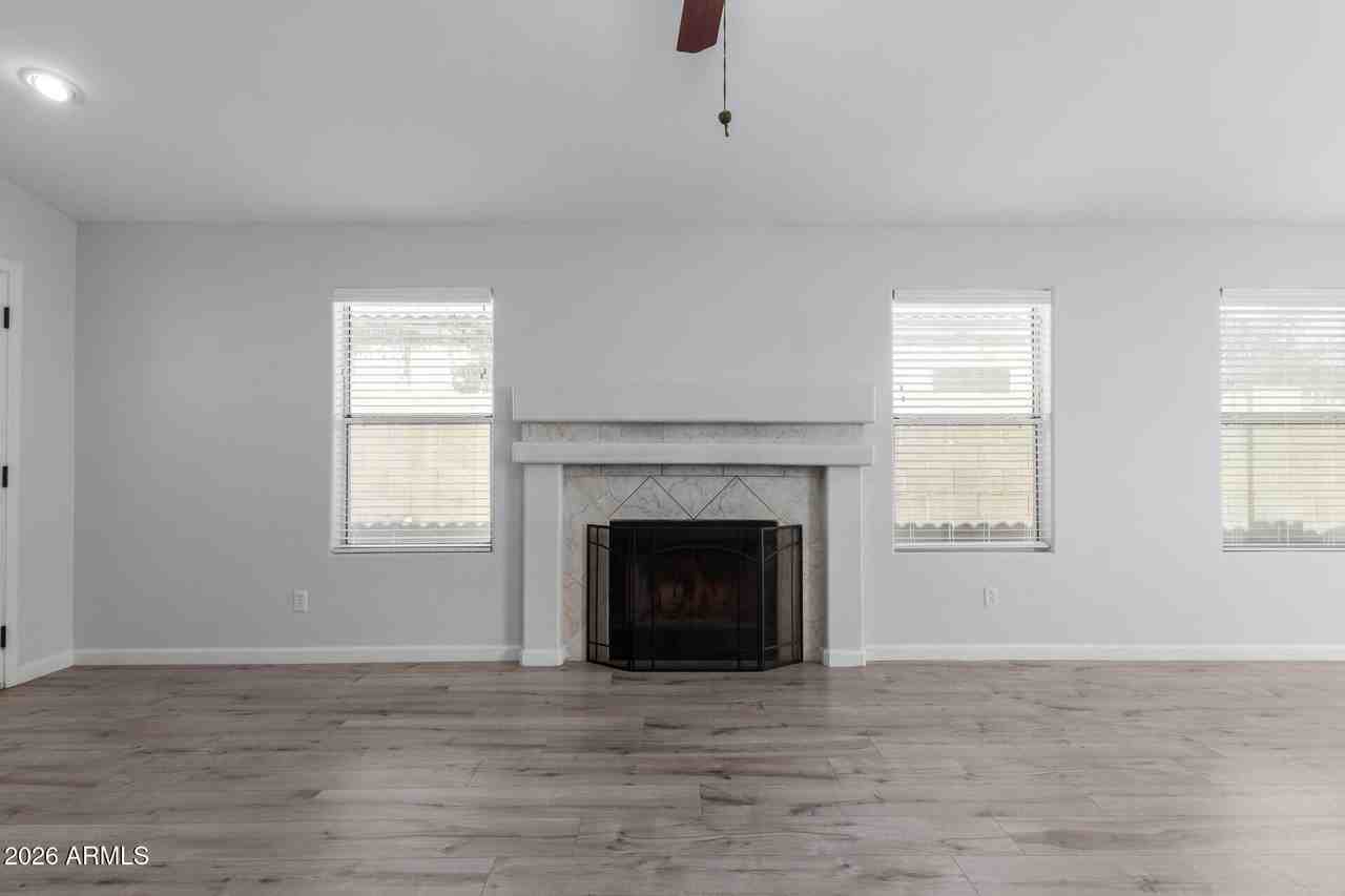 4623 E Libby St - Photo 4 of 25
