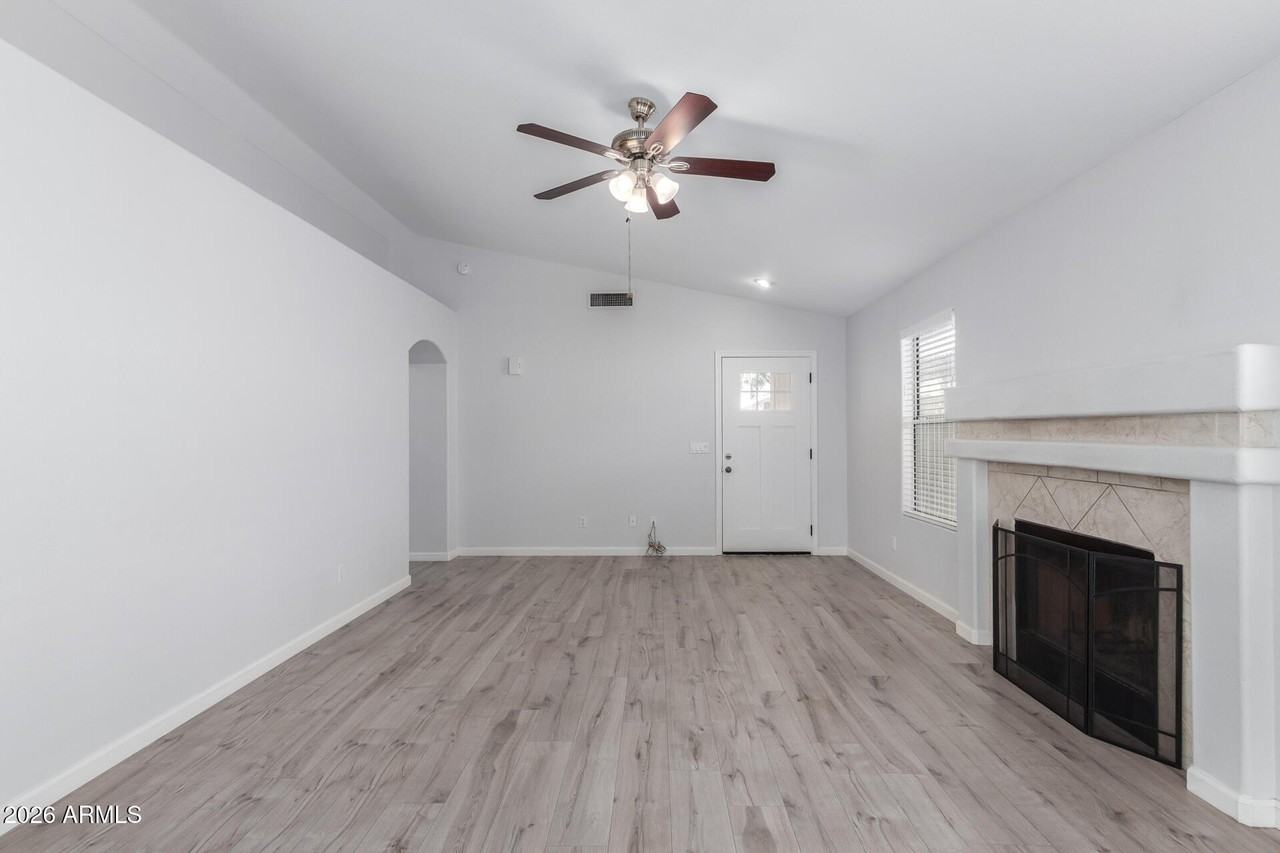 4623 E Libby St - Photo 5 of 25