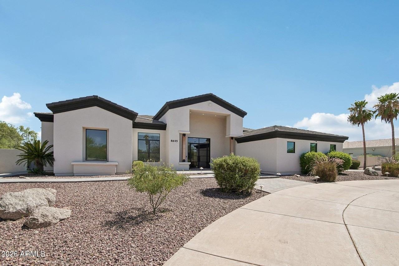 8645 E Wood Dr - Photo 6 of 50