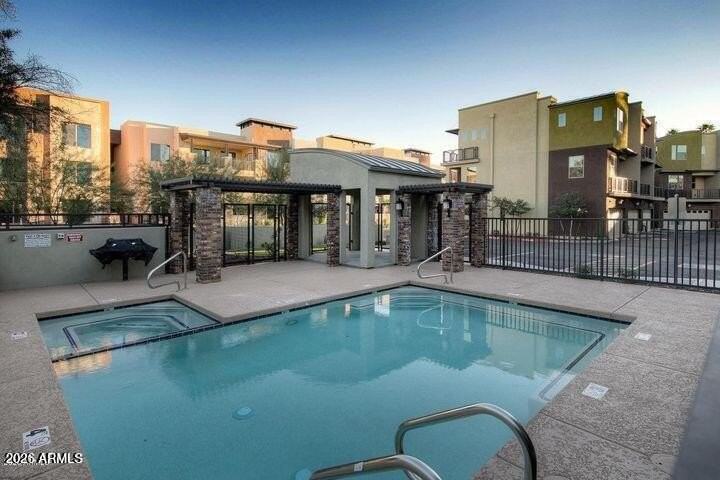 4816 N Woodmere Fairway #1005