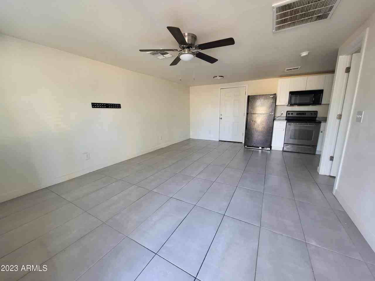 1631 E Yale St #7 - Photo 2 of 7
