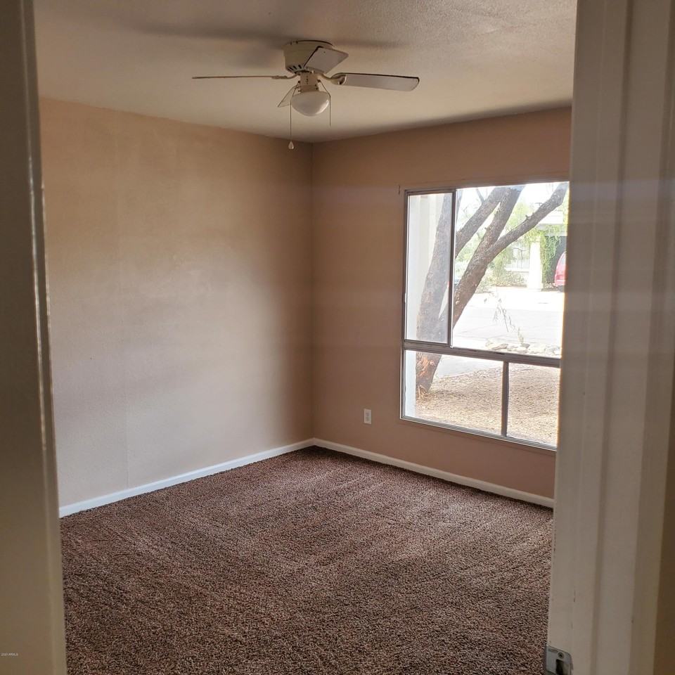 1719 E Gaylon Dr - Photo 4 of 15