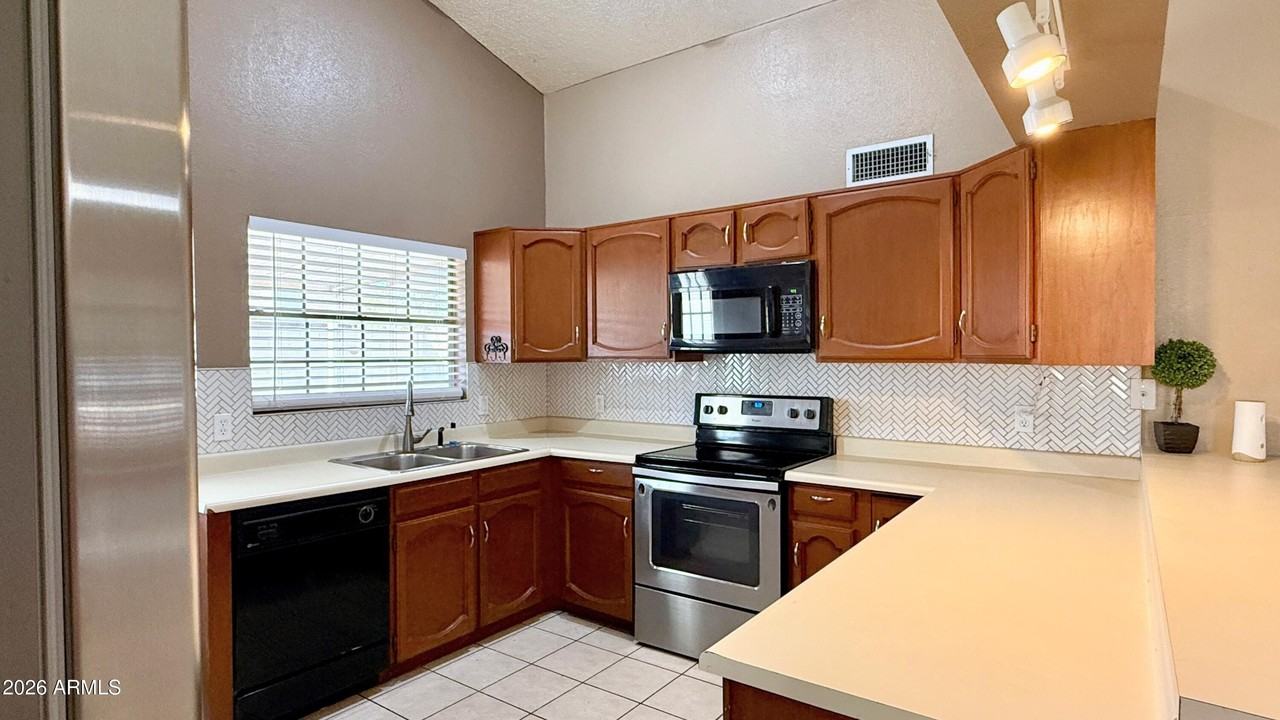 4148 W Villa Maria Dr - Photo 6 of 25