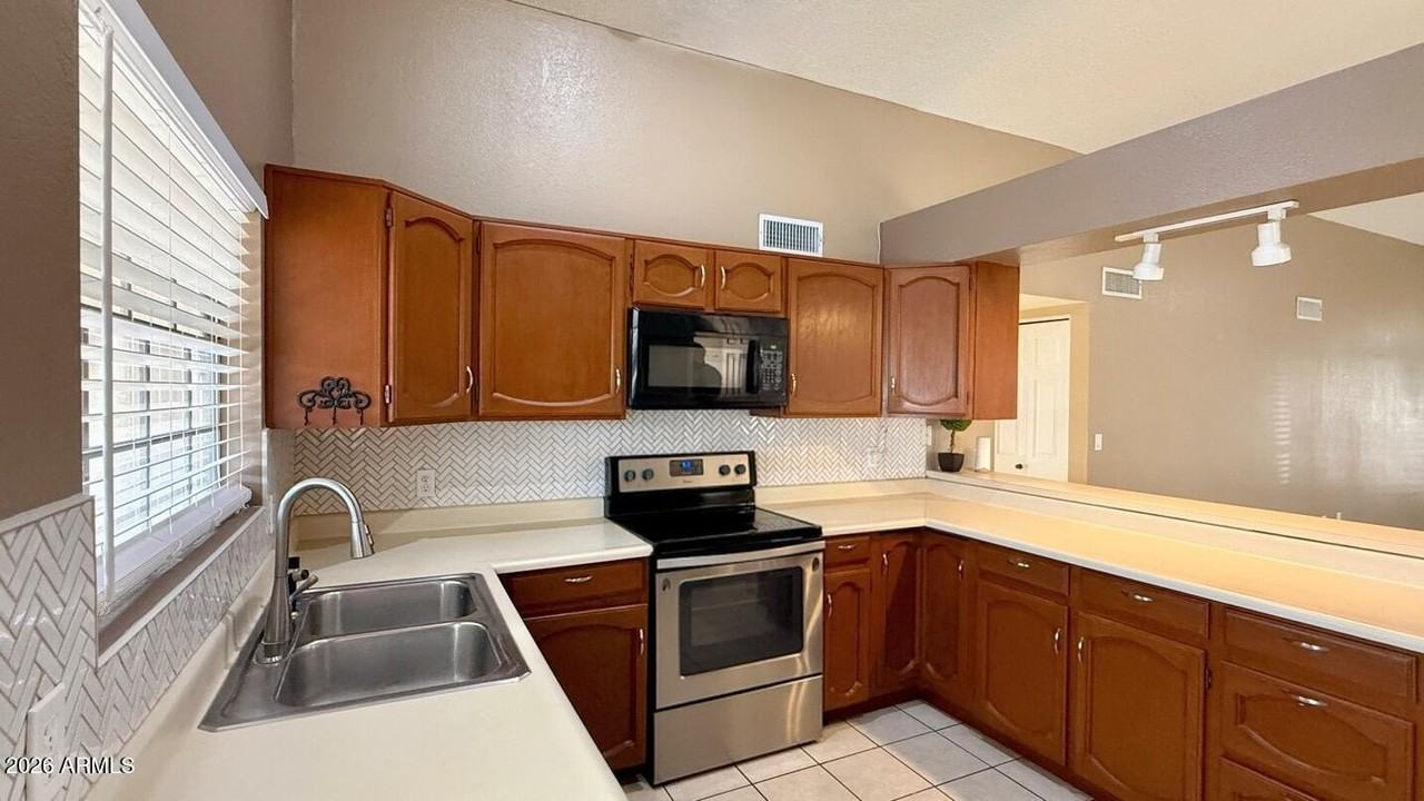 4148 W Villa Maria Dr - Photo 7 of 25
