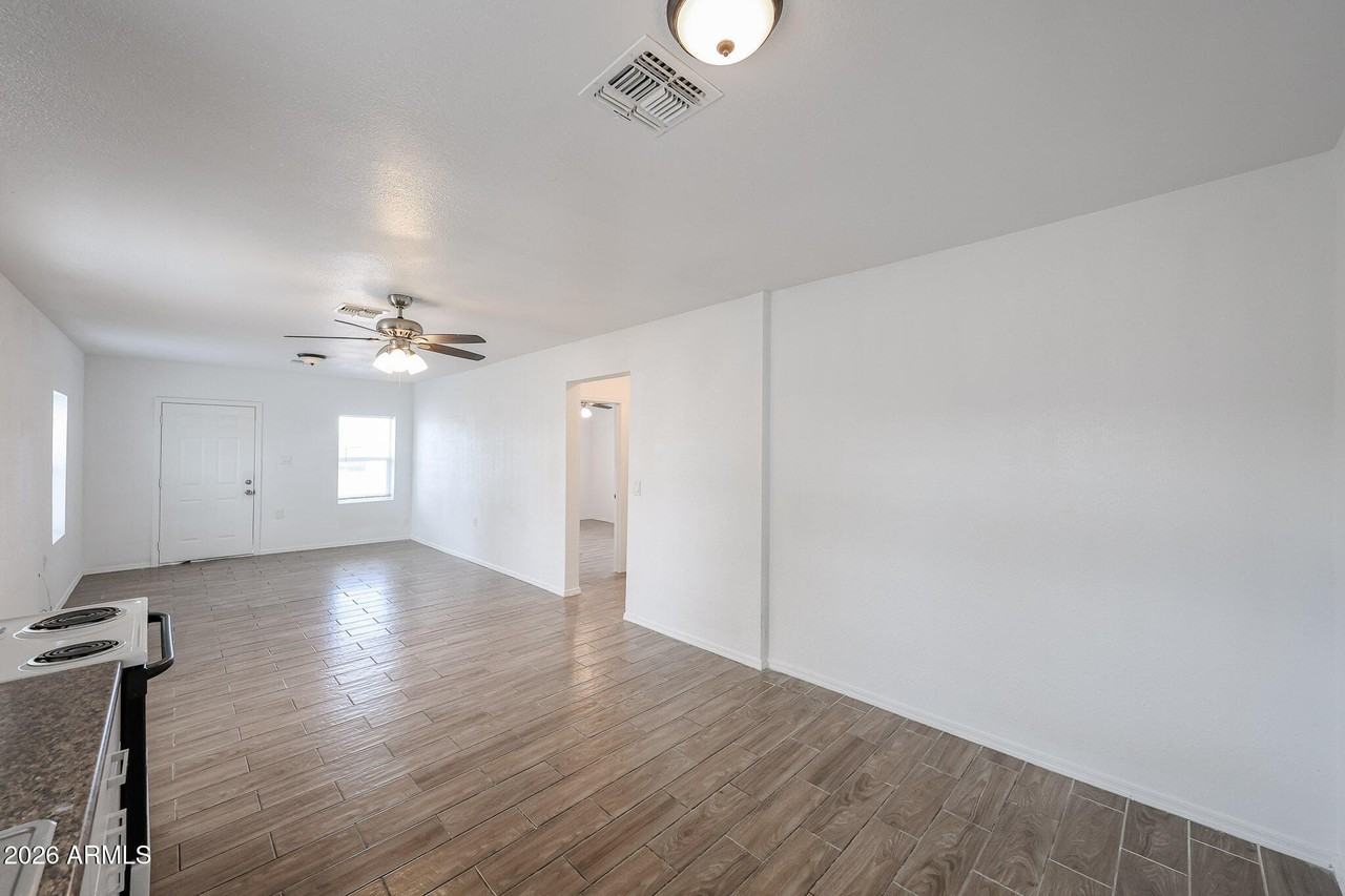 1215 W Pima St - Photo 7 of 12