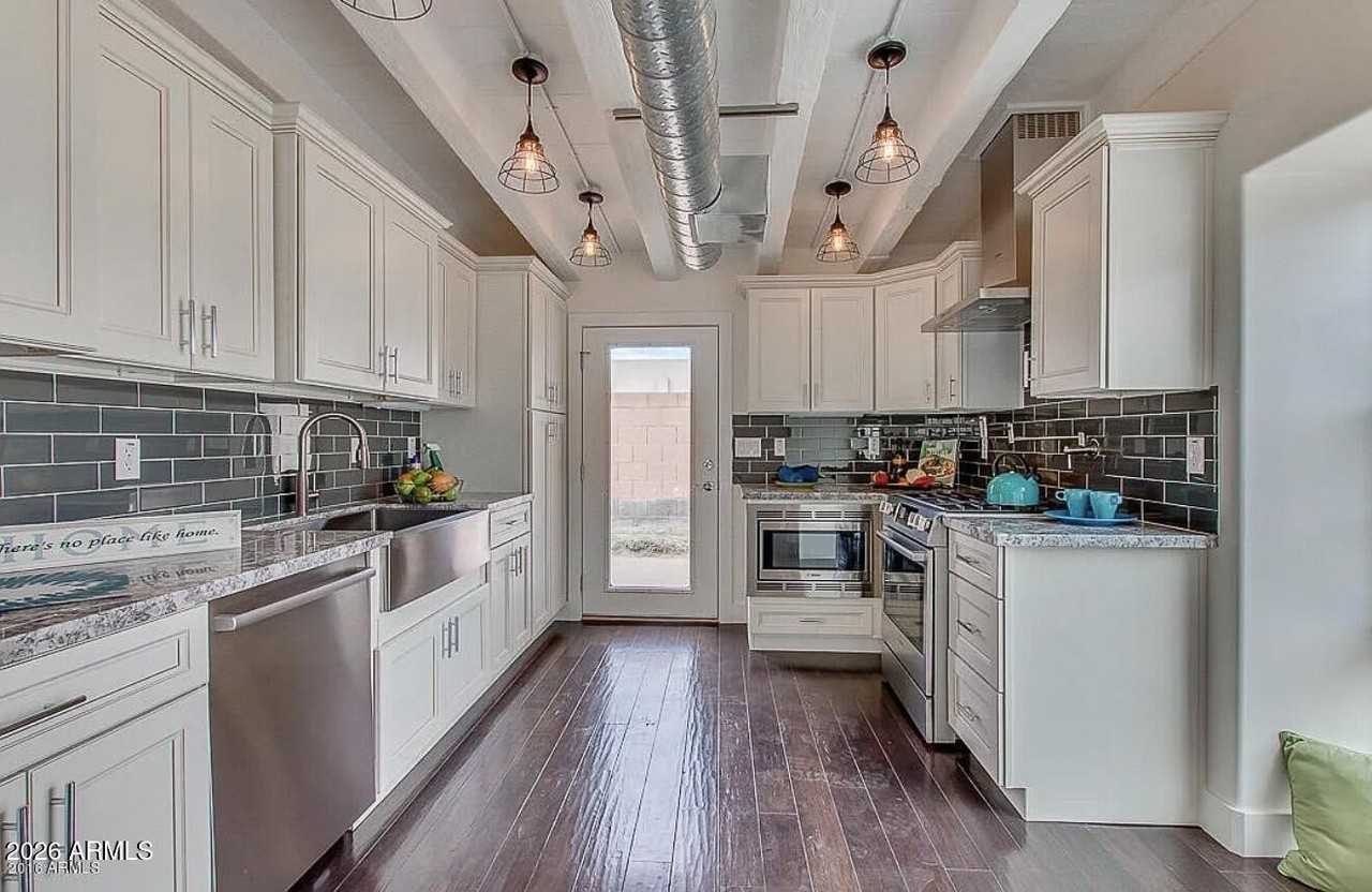 3228 N 27th St - Photo 2 of 25