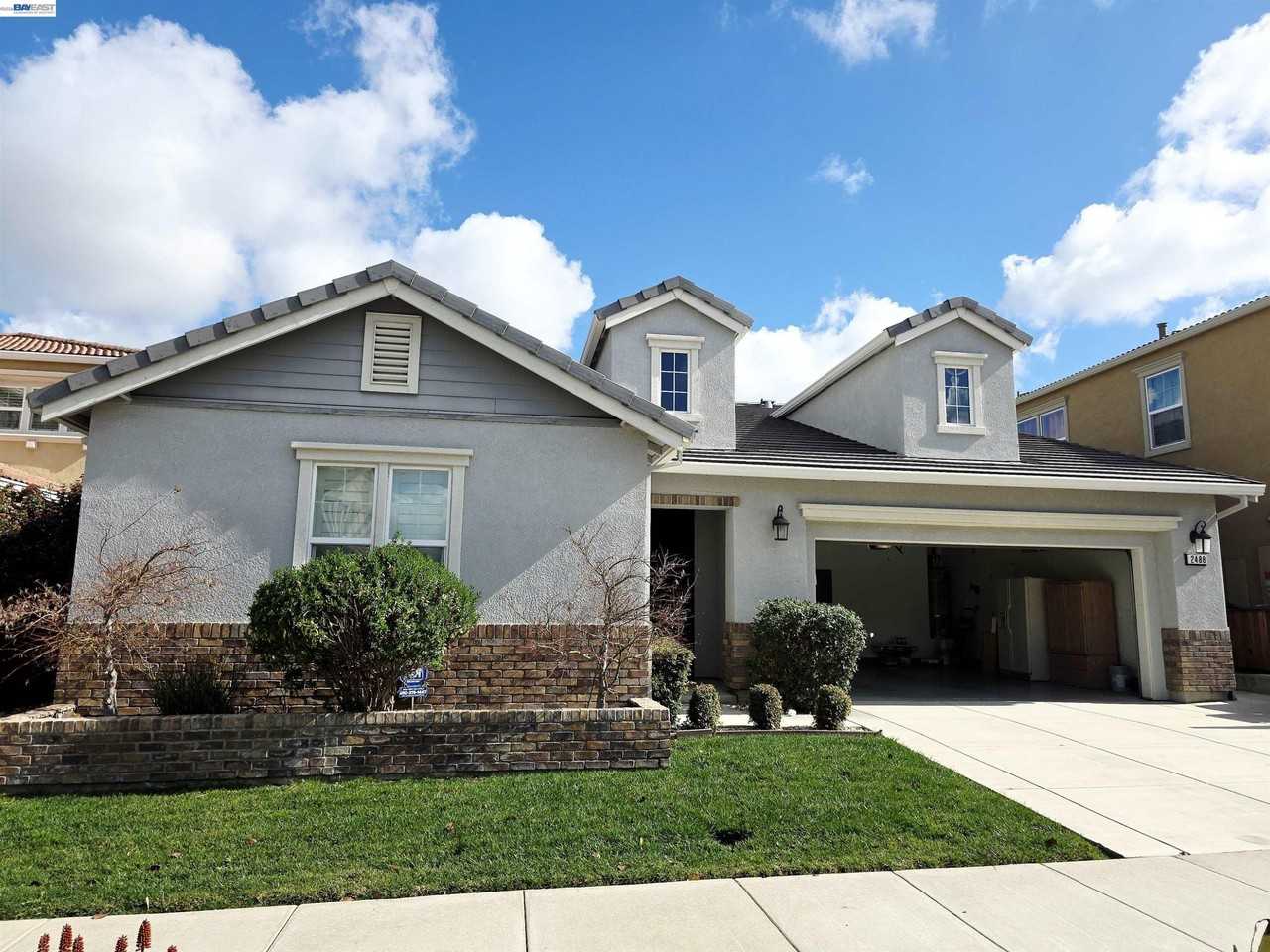 2488 Remy Cantos Dr - Photo 3 of 50