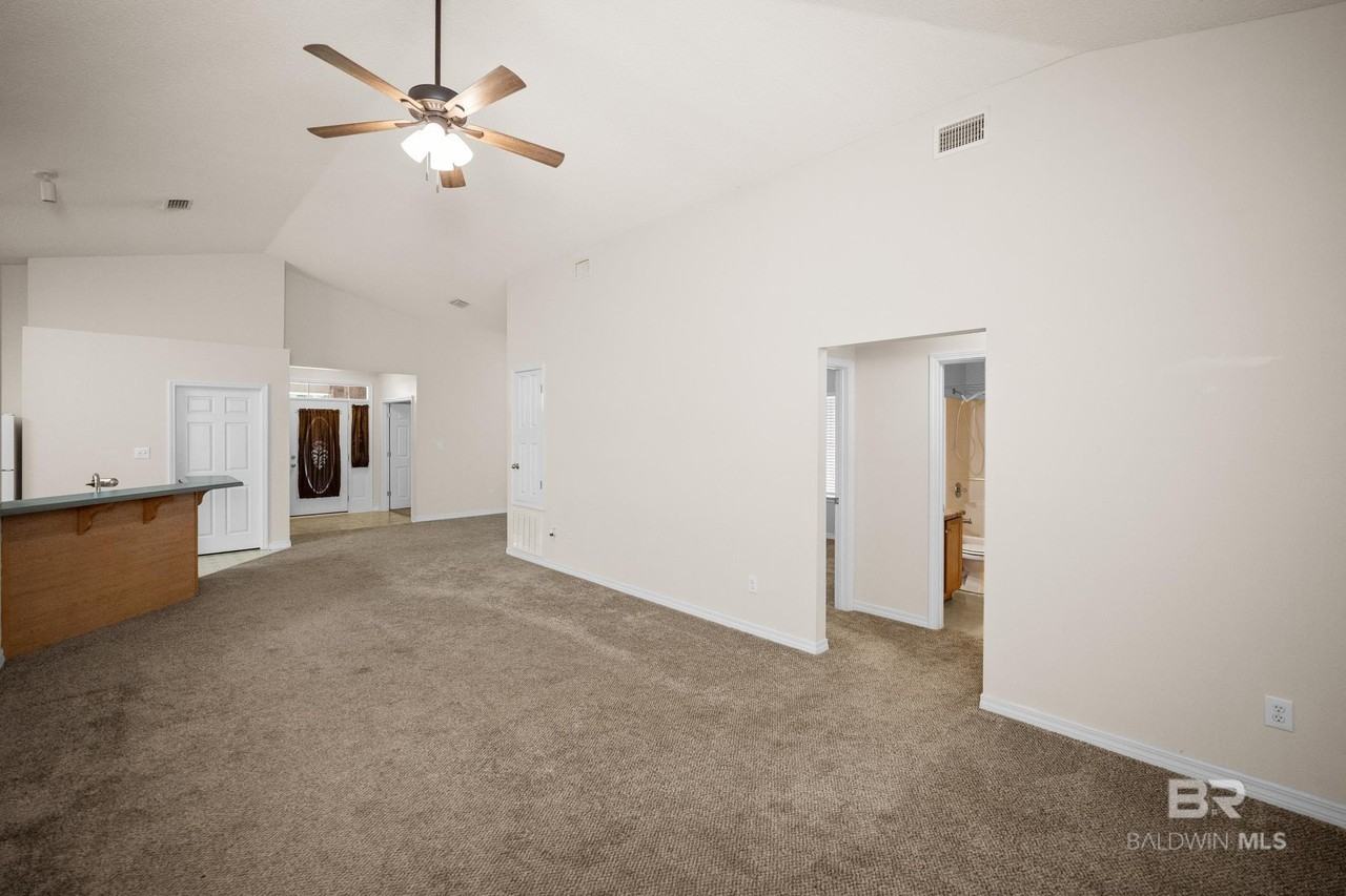 13097 Concord Dr E - Photo 5 of 26
