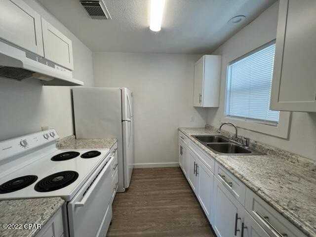 2503 W 10th St #B - Photo 3 of 7