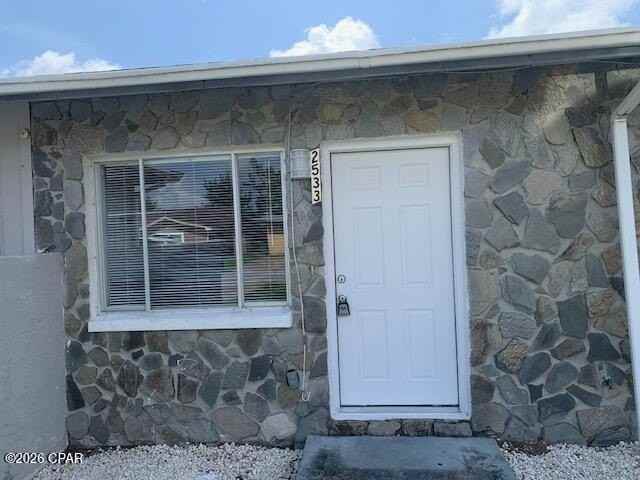 2533 Johnson Dr - Photo 2 of 16