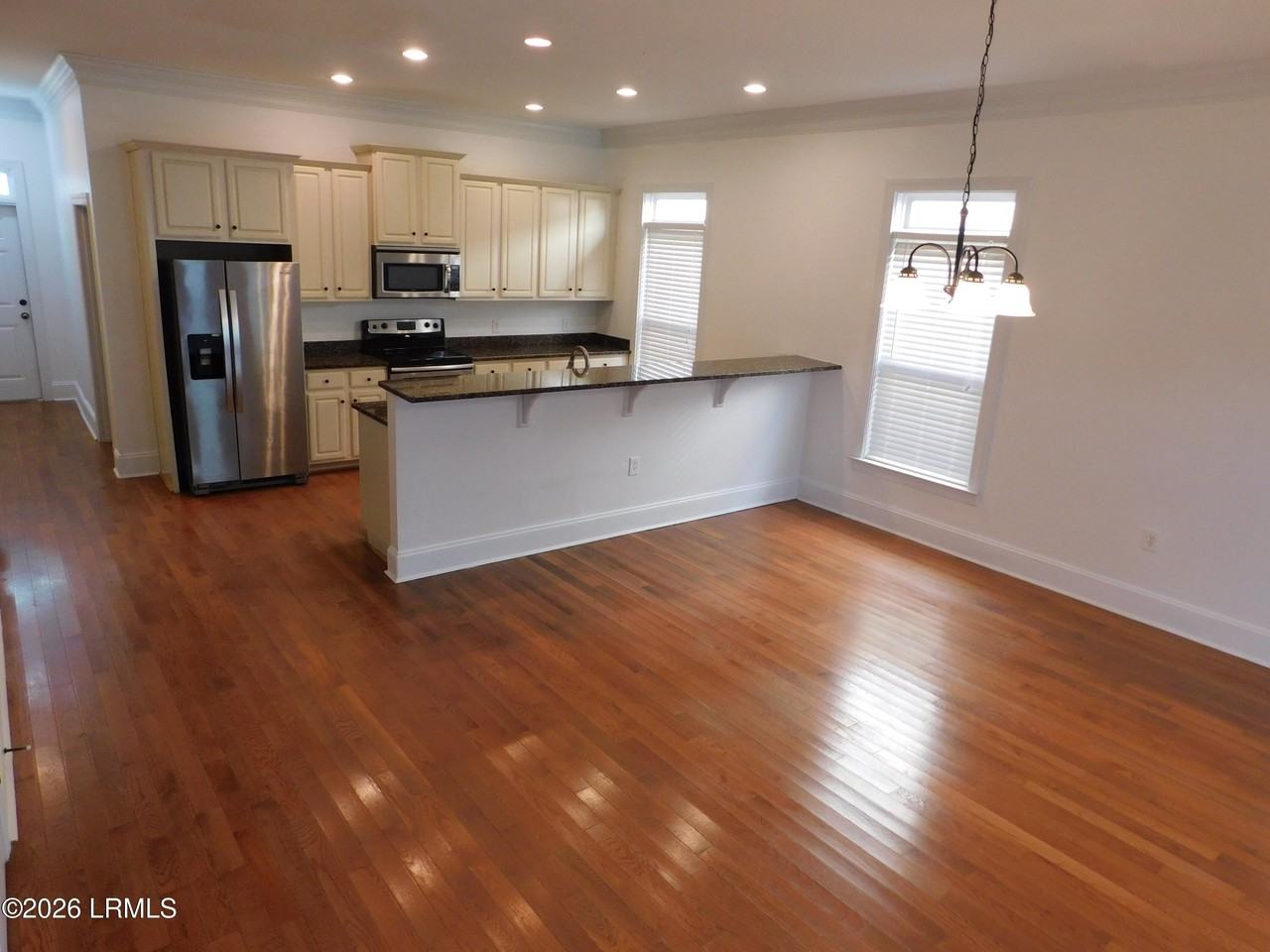 905 12th St - Photo 4 of 50