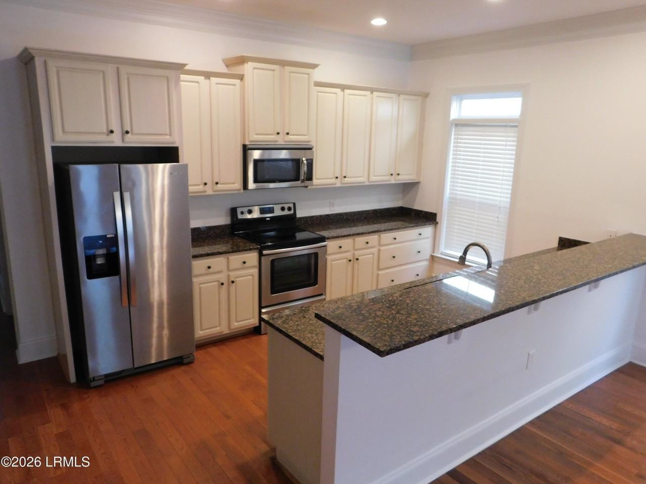 905 12th St - Photo 5 of 50